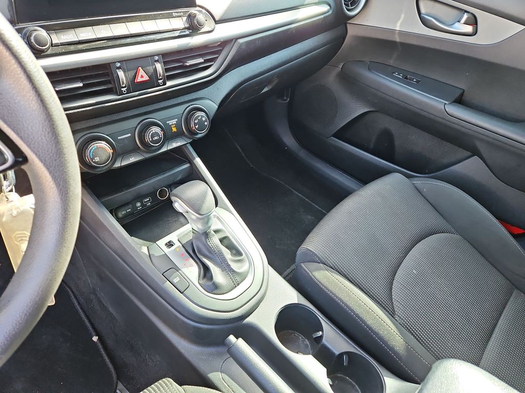 Thumbnail: 2021 Kia Forte - 12