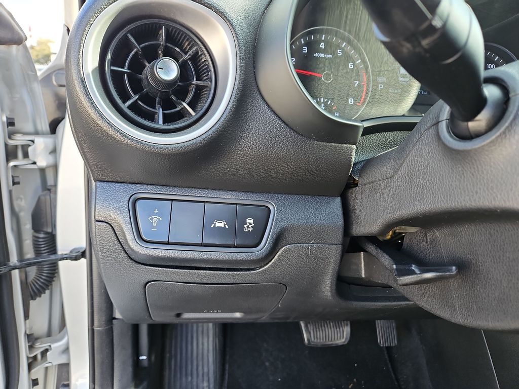 Thumbnail: 2021 Kia Forte - 27