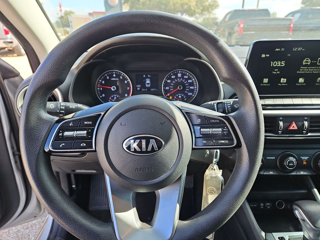 Thumbnail: 2021 Kia Forte - 11