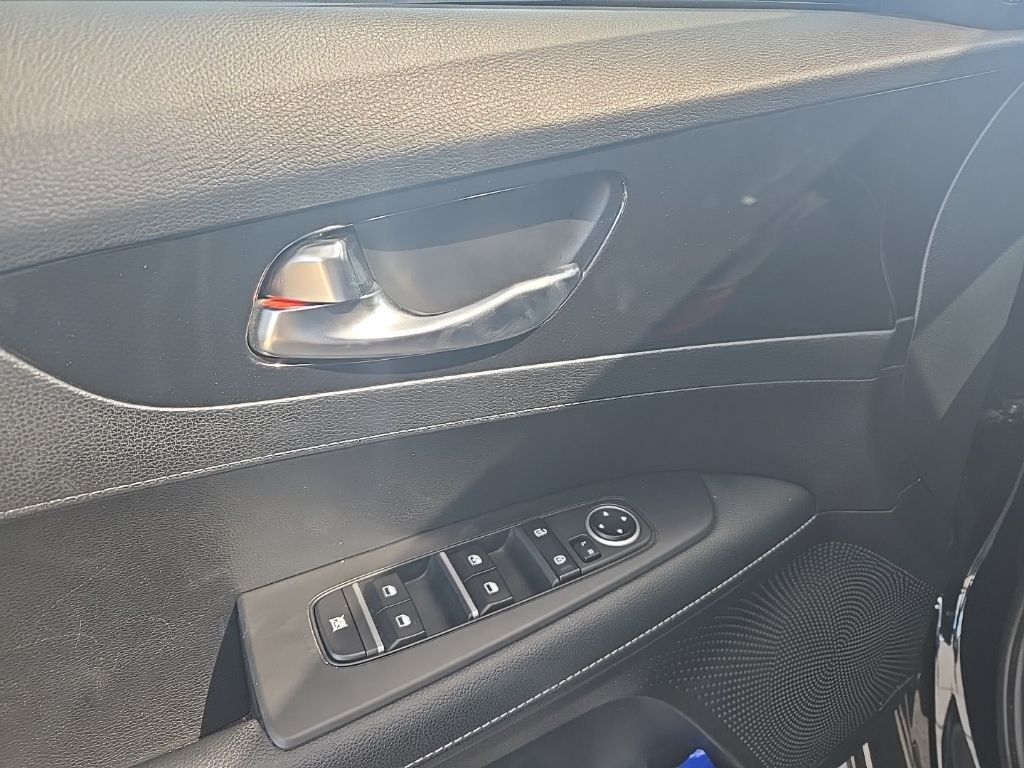 Thumbnail: 2024 Kia Forte - 12