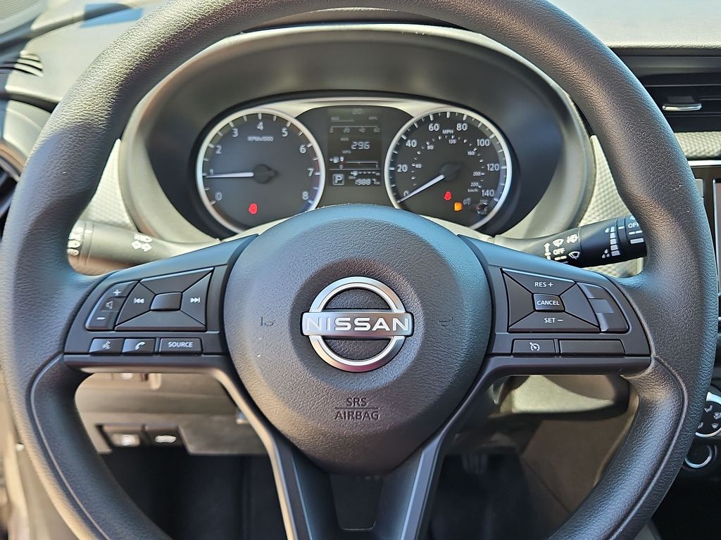 Thumbnail: 2023 Nissan Kicks - 22