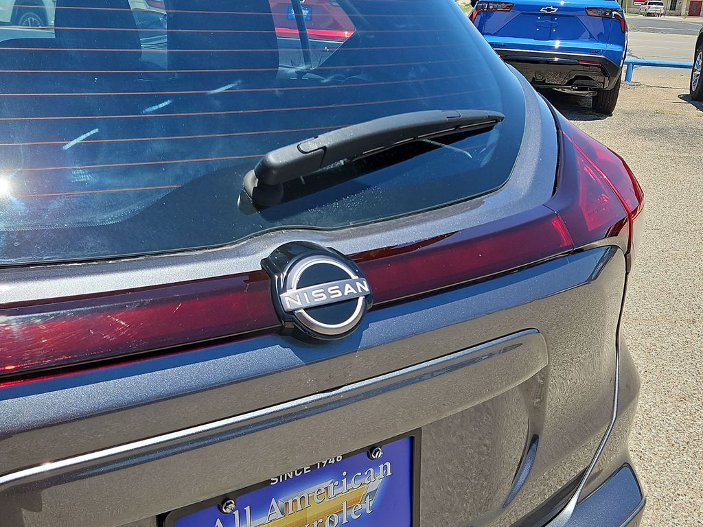 Thumbnail: 2023 Nissan Kicks - 7