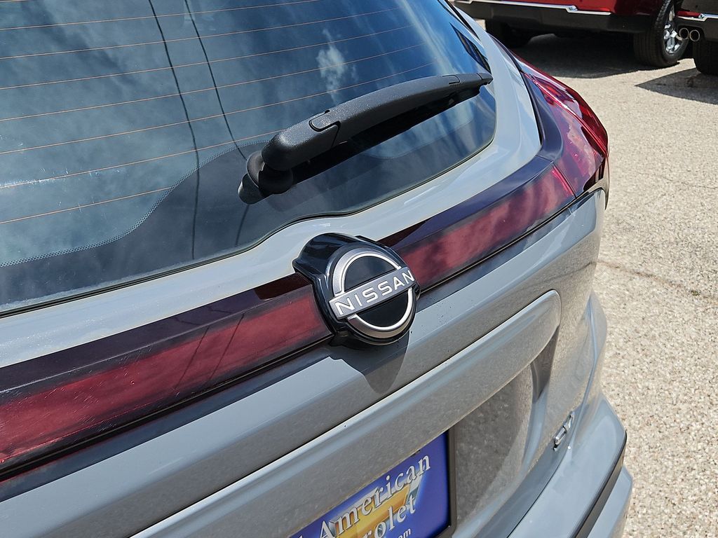 Thumbnail: 2023 Nissan Kicks - 7