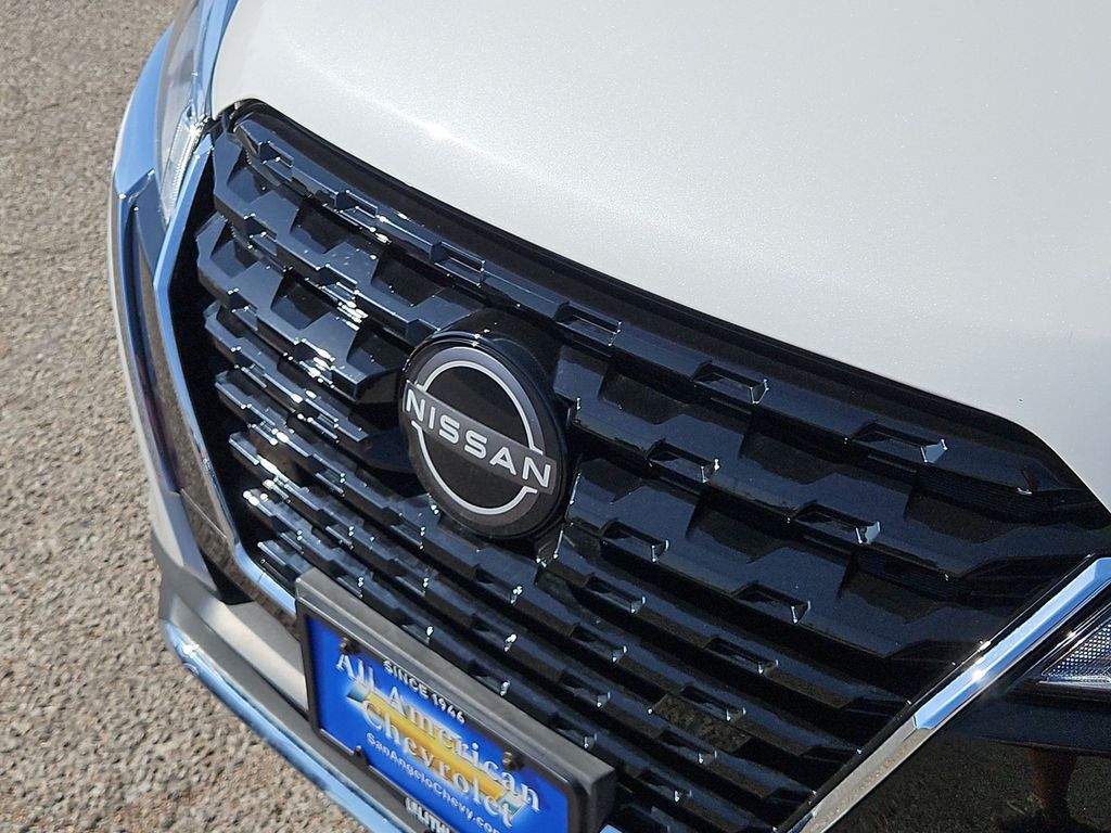Thumbnail: 2024 Nissan Kicks - 7