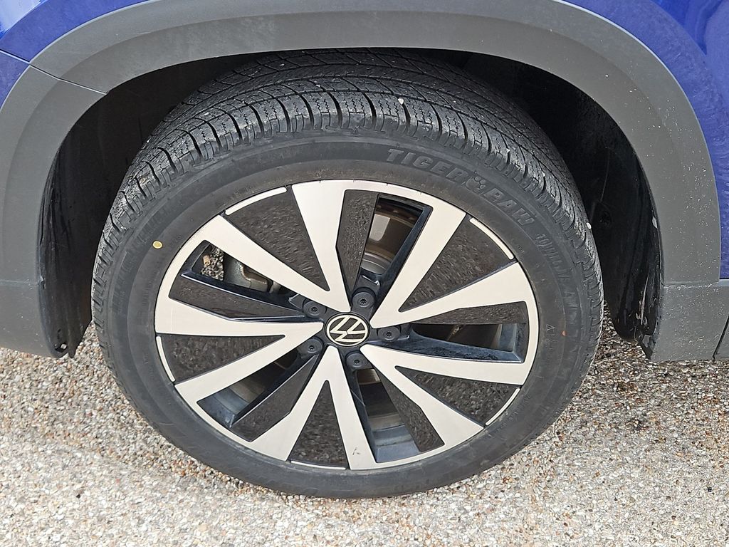 Thumbnail: 2024 Volkswagen Taos - 8