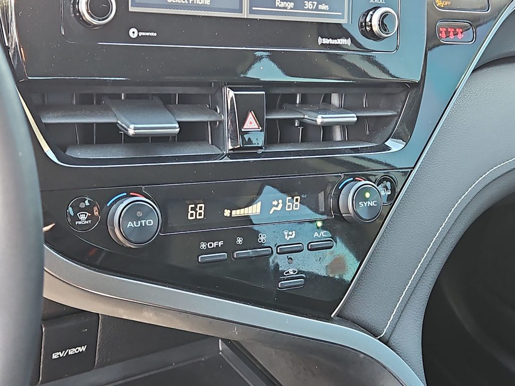 Thumbnail: 2022 Toyota Camry - 17