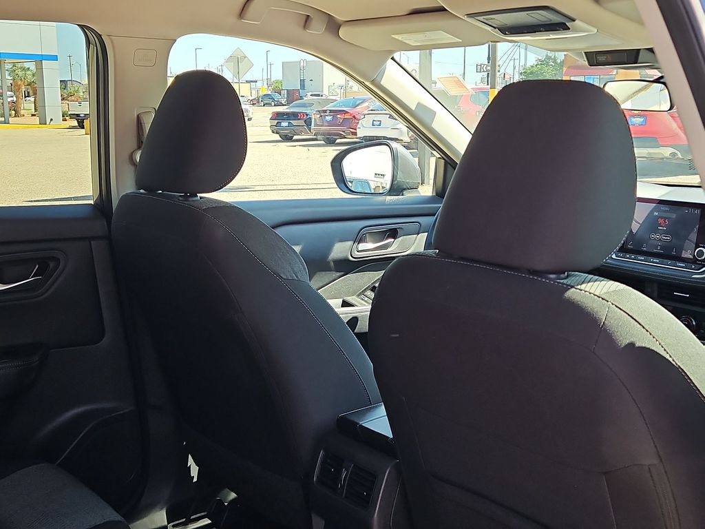 Thumbnail: 2025 Nissan Rogue - 22