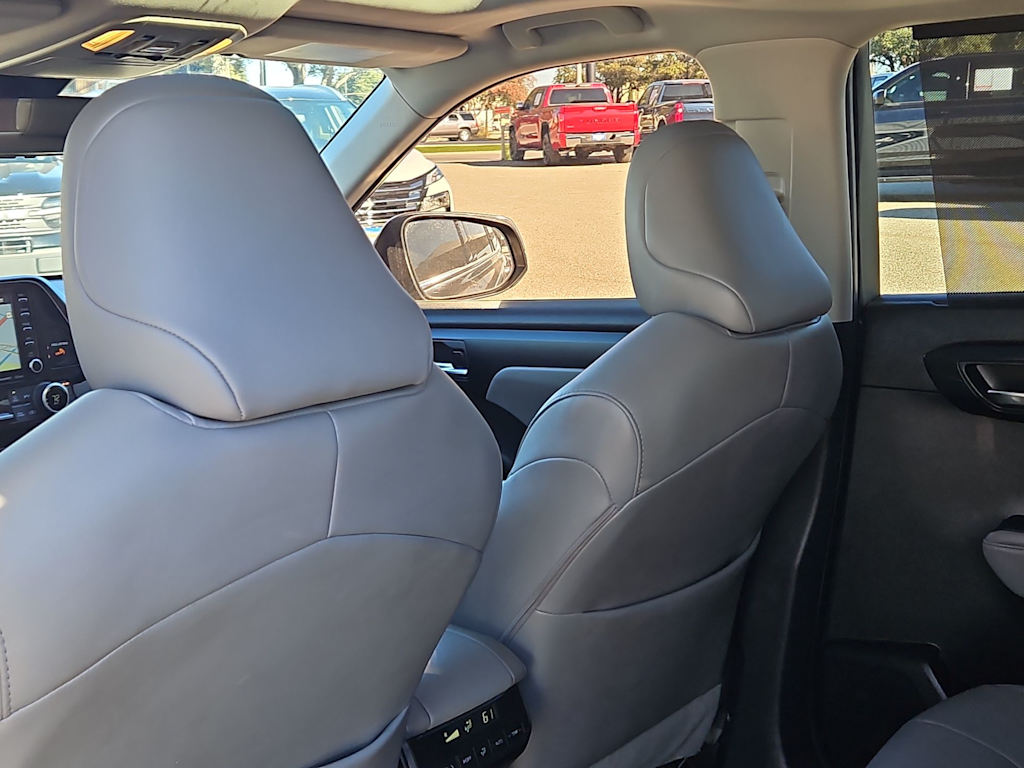 Thumbnail: 2022 Toyota Highlander - 9