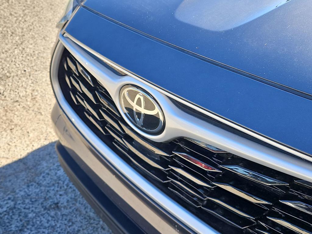 Thumbnail: 2022 Toyota Highlander - 20