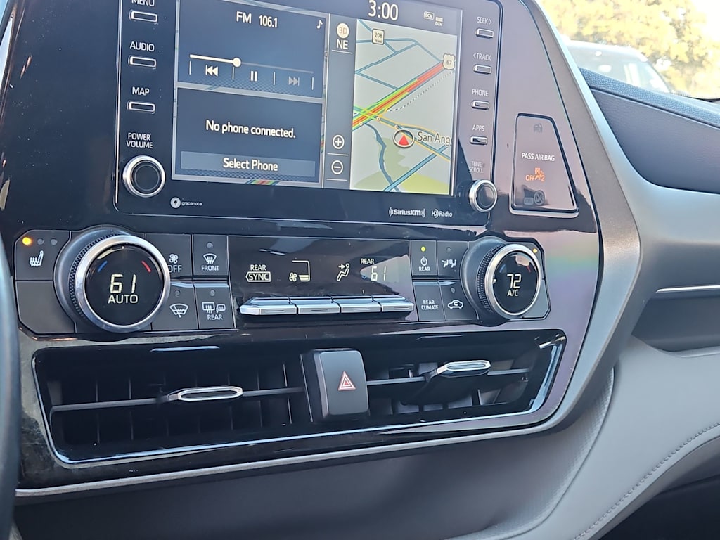 Thumbnail: 2022 Toyota Highlander - 25