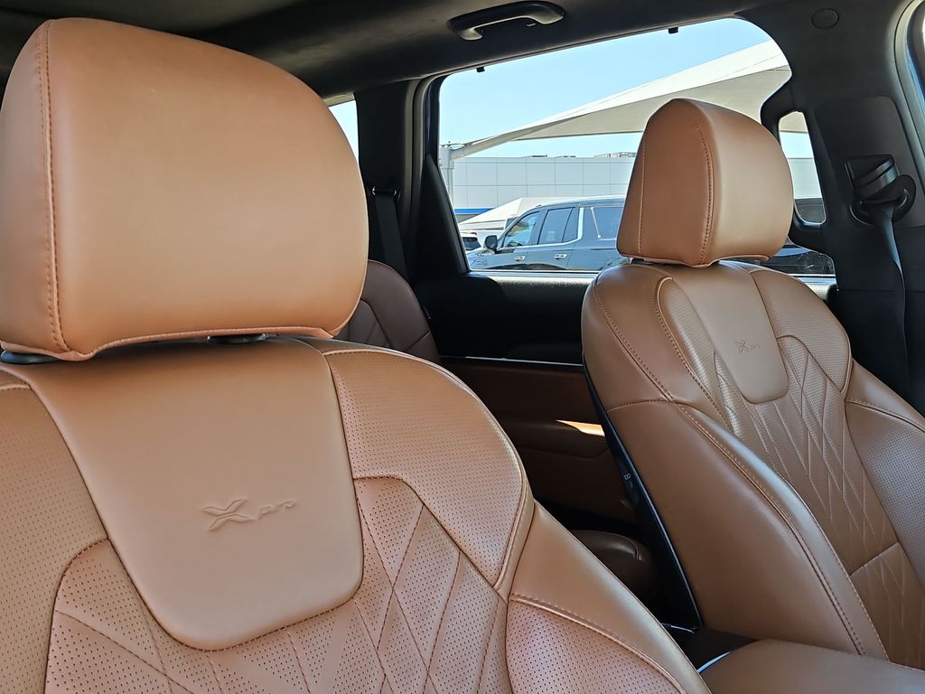 Thumbnail: 2023 Kia Telluride - 11
