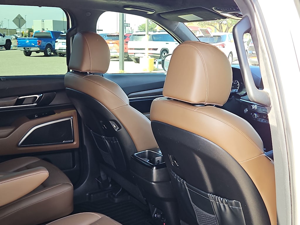 Thumbnail: 2022 Kia Telluride - 11