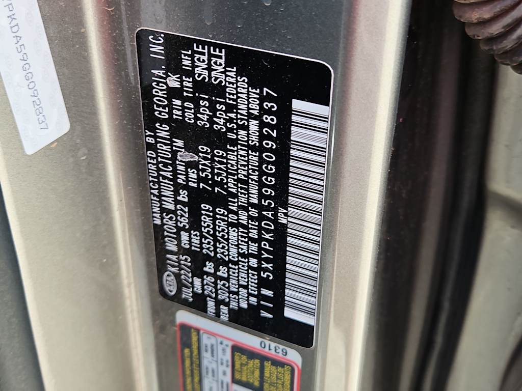 Thumbnail: 2016 Kia Sorento - 17