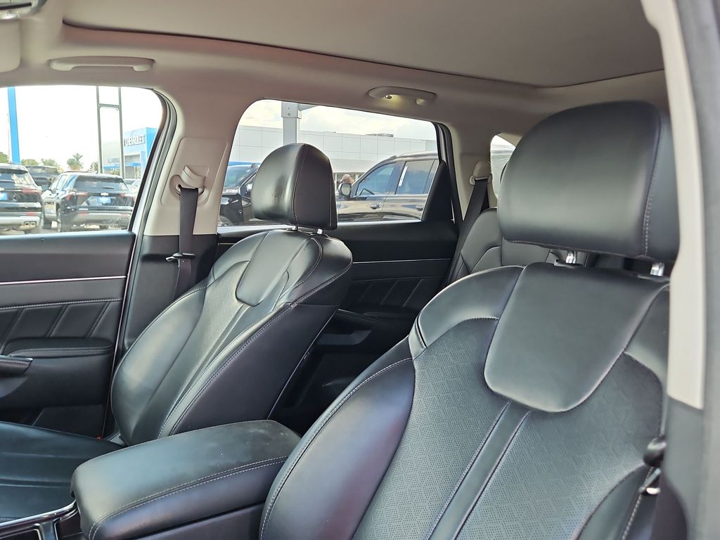 Thumbnail: 2023 Kia Sorento - 9