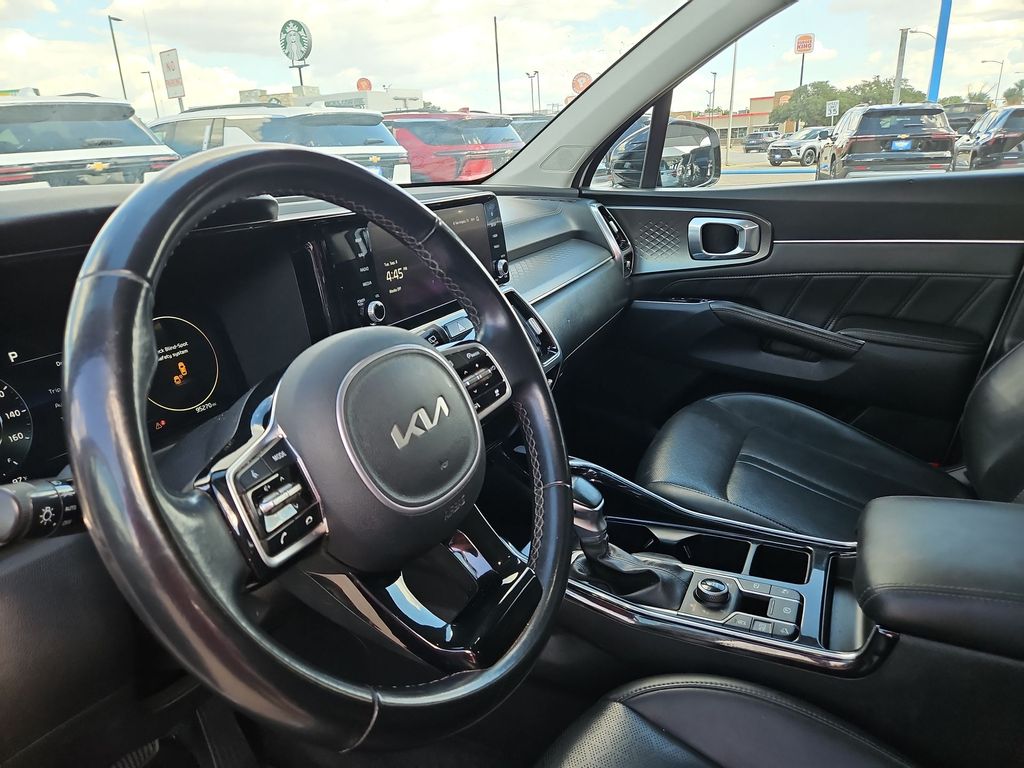 Thumbnail: 2023 Kia Sorento - 2