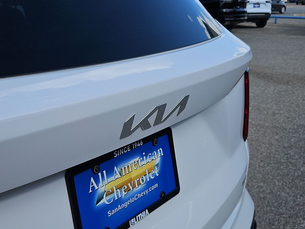Thumbnail: 2023 Kia Sorento - 18