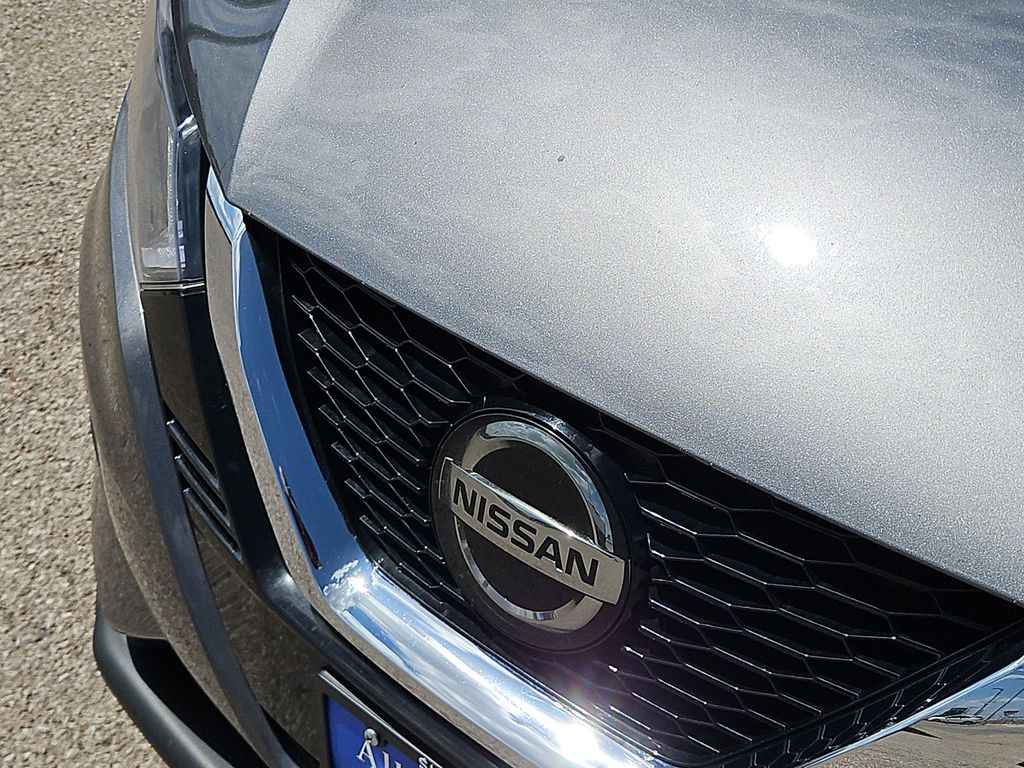 Thumbnail: 2021 Nissan Rogue Sport - 20