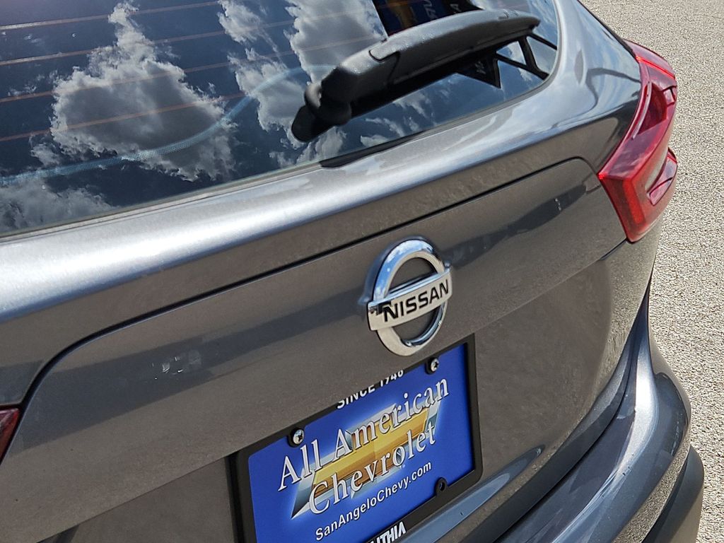 Thumbnail: 2021 Nissan Rogue Sport - 7