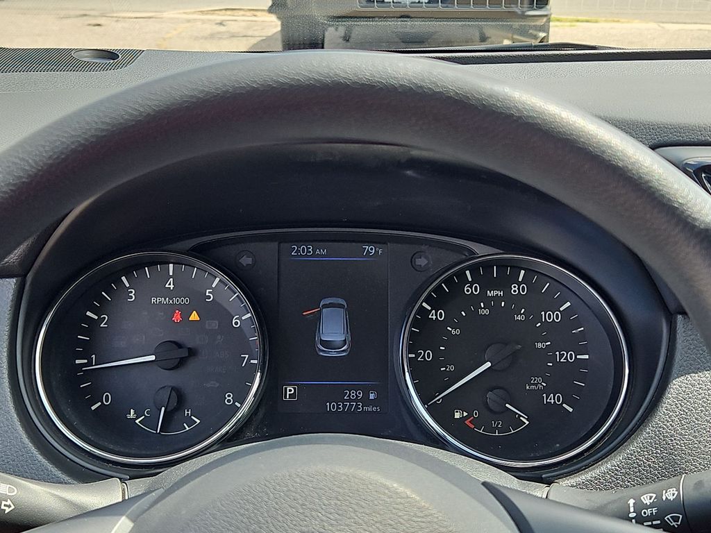 Thumbnail: 2021 Nissan Rogue Sport - 14