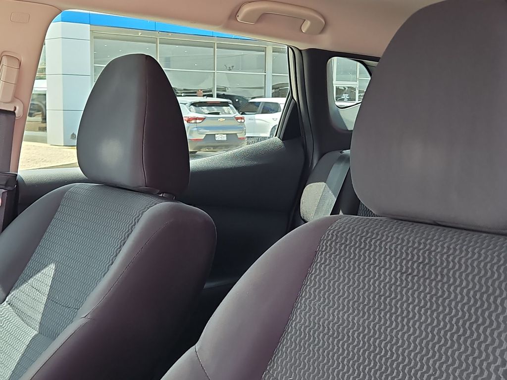 Thumbnail: 2021 Nissan Rogue Sport - 9