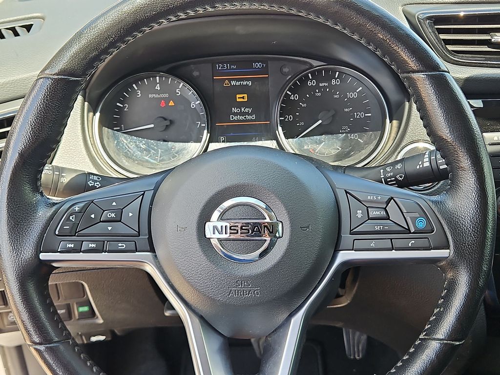 Thumbnail: 2022 Nissan Rogue Sport - 22