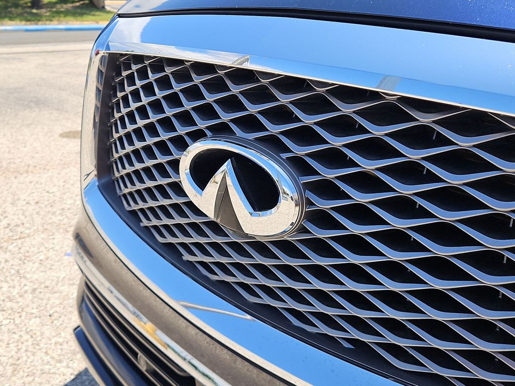 Thumbnail: 2018 INFINITI QX80 - 20