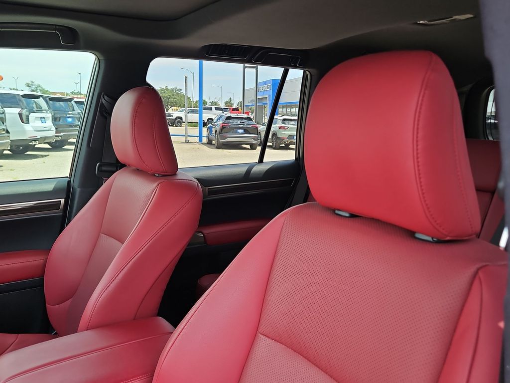 Thumbnail: 2021 Lexus GX - 10