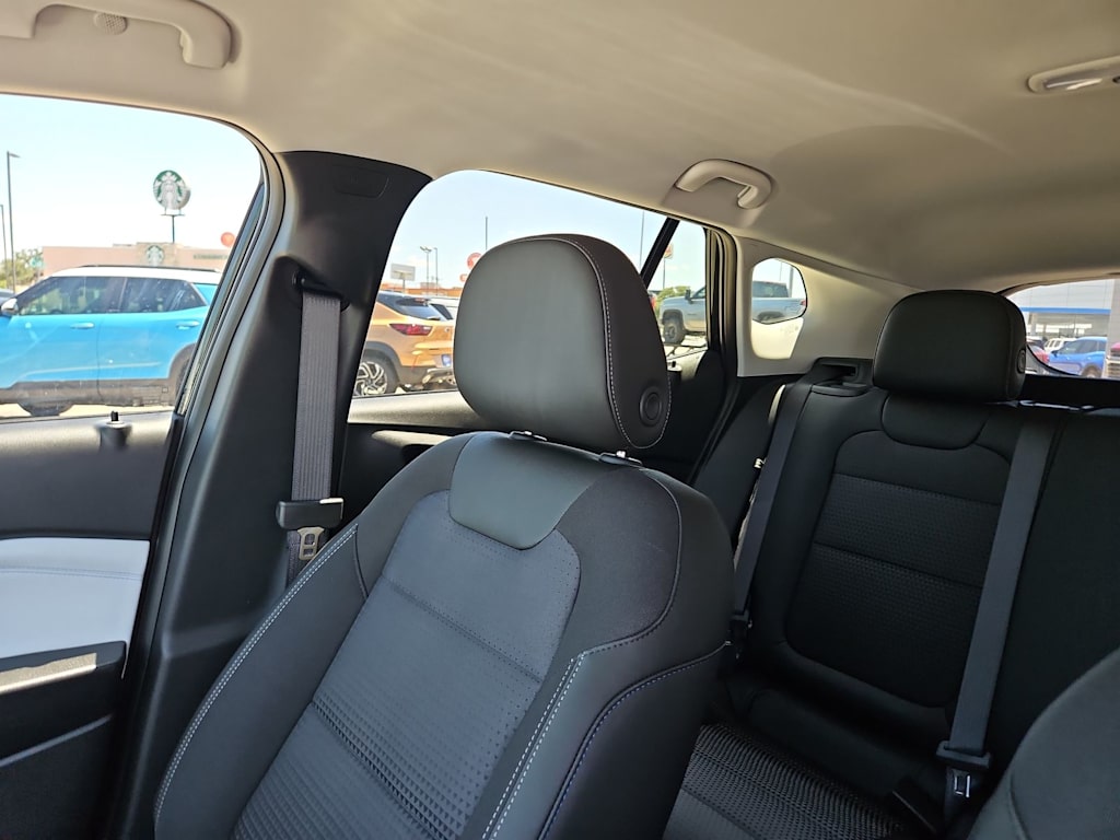 Thumbnail: 2025 Chevrolet Trax - 25