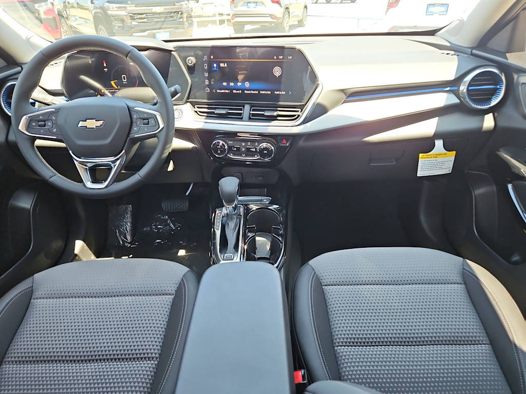 Thumbnail: 2025 Chevrolet Trax - 8
