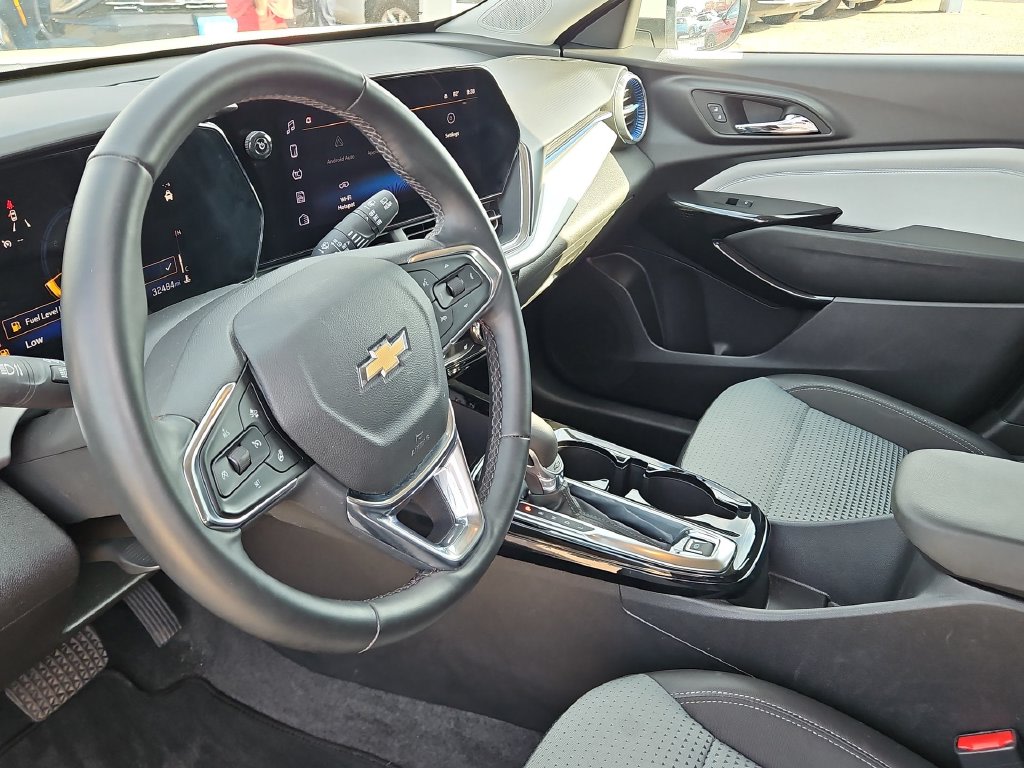 Thumbnail: 2025 Chevrolet Trax - 2