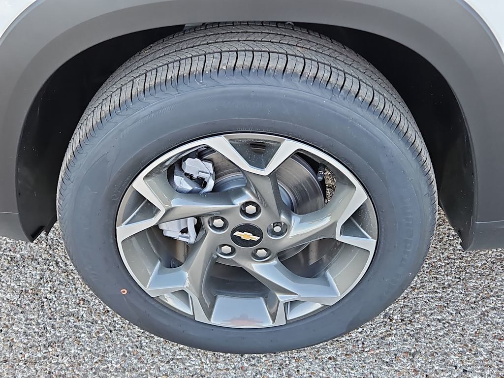 Thumbnail: 2026 Chevrolet Trax - 8