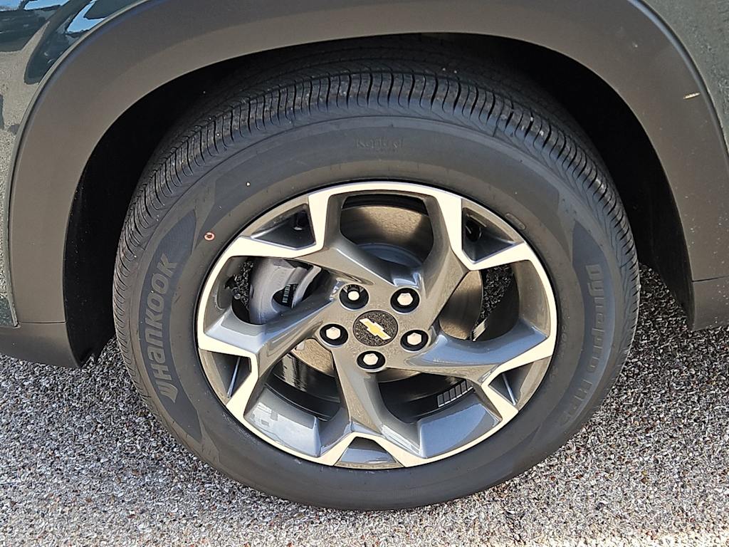 Thumbnail: 2026 Chevrolet Trax - 8