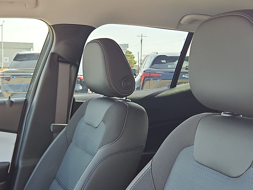 Thumbnail: 2026 Chevrolet Trax - 9