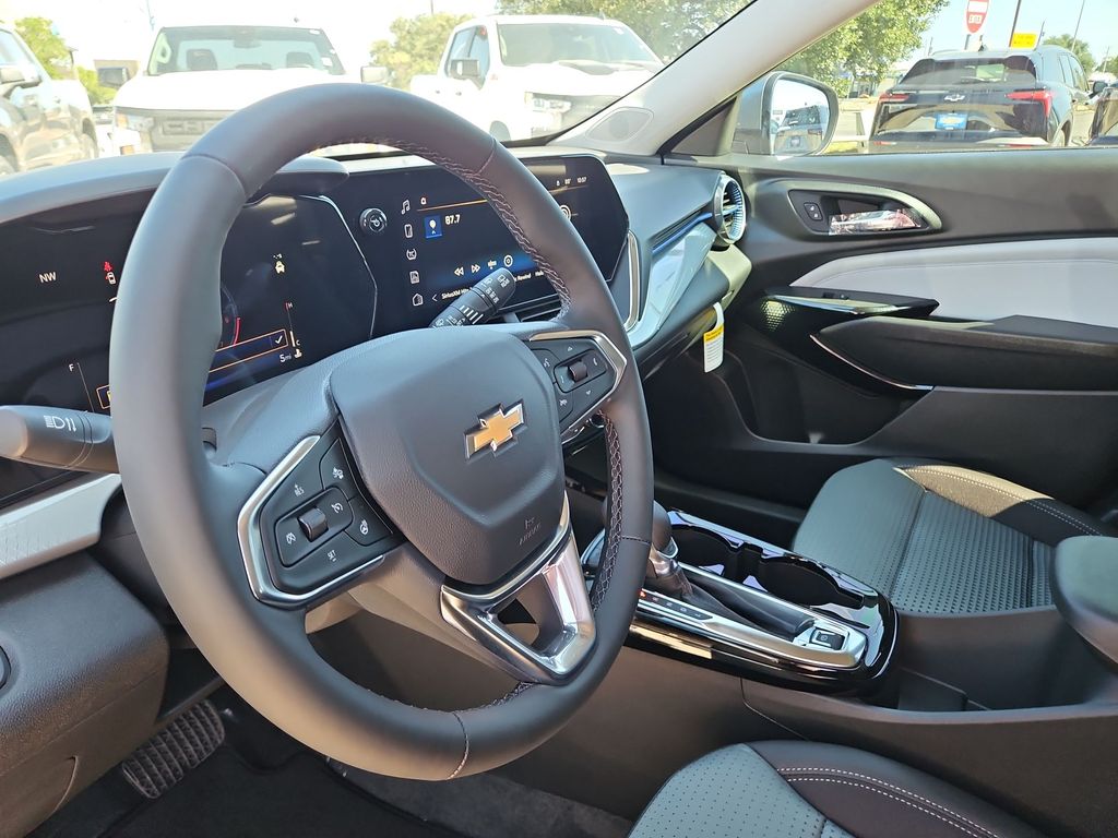 Thumbnail: 2026 Chevrolet Trax - 2