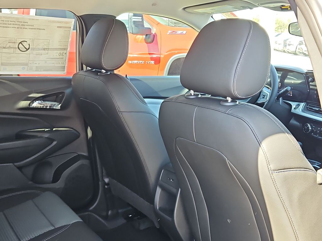 Thumbnail: 2026 Chevrolet Trax - 11