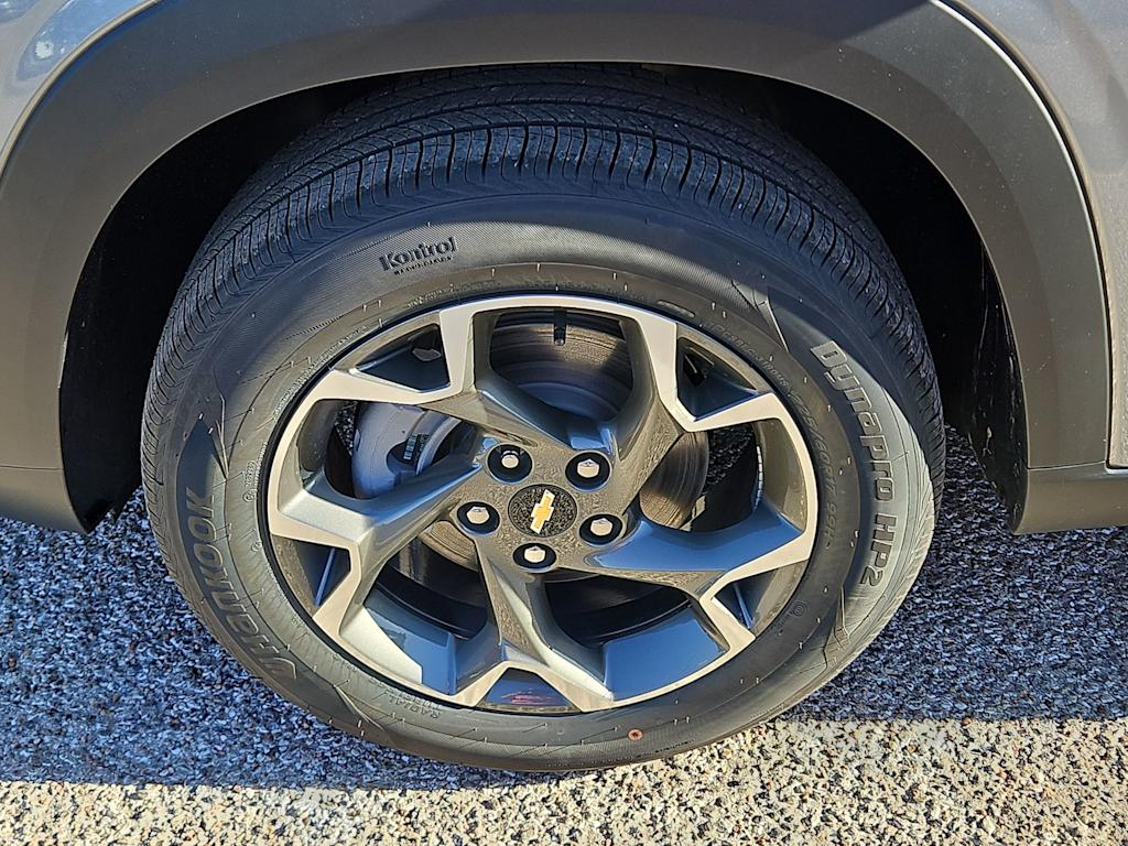 Thumbnail: 2026 Chevrolet Trax - 8
