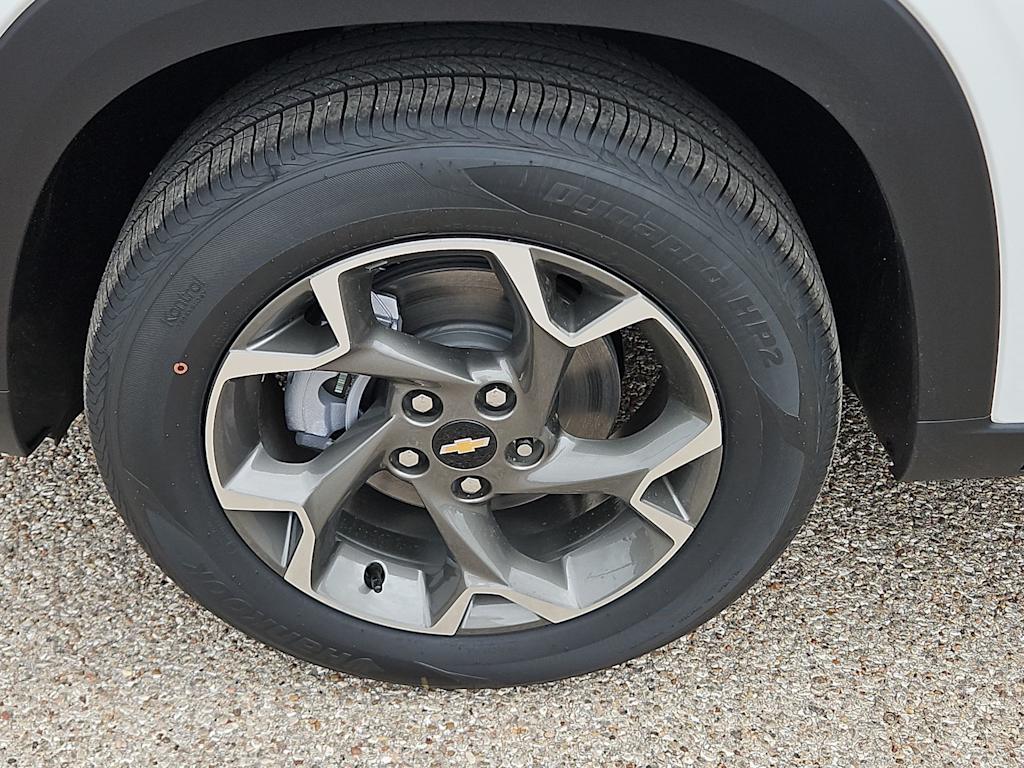 Thumbnail: 2026 Chevrolet Trax - 8