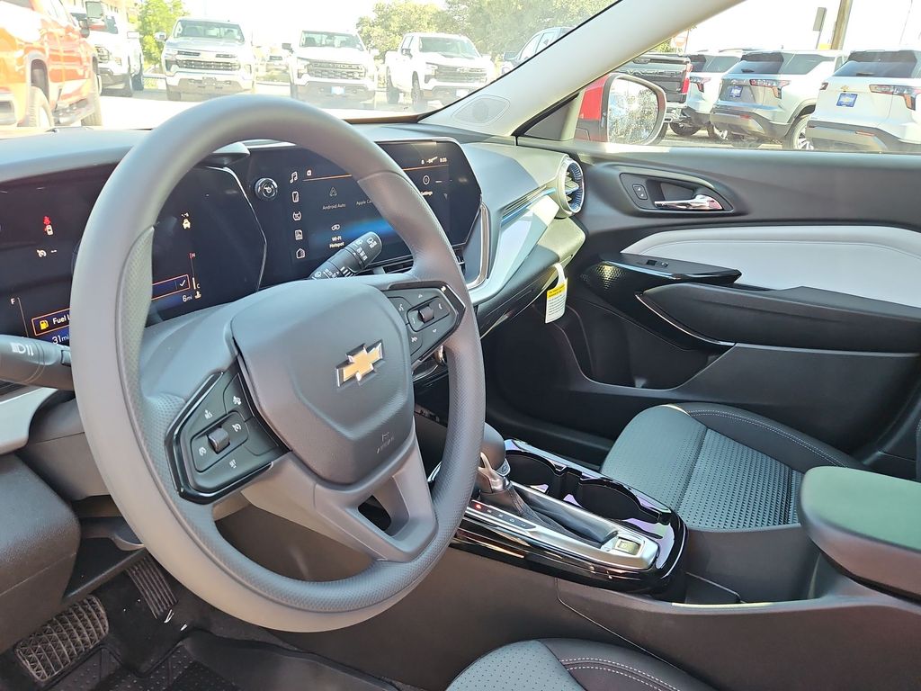 Thumbnail: 2026 Chevrolet Trax - 2
