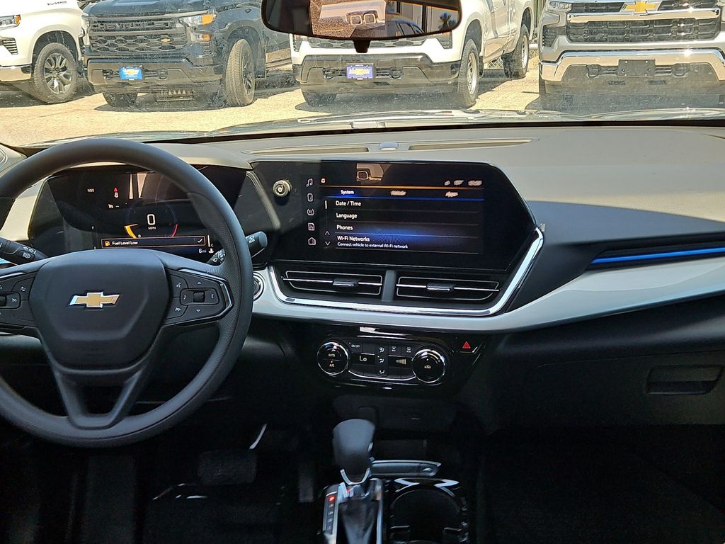 Thumbnail: 2026 Chevrolet Trax - 9