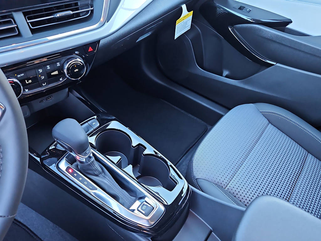 Thumbnail: 2025 Chevrolet Trax - 13