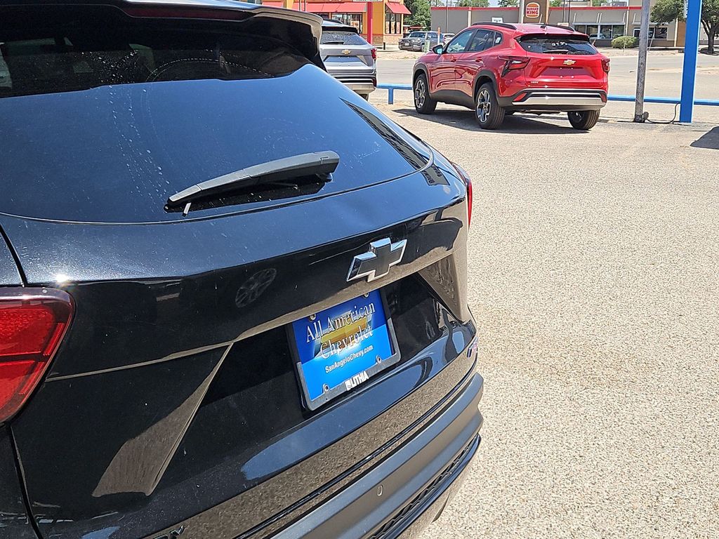 Thumbnail: 2024 Chevrolet Trax - 25