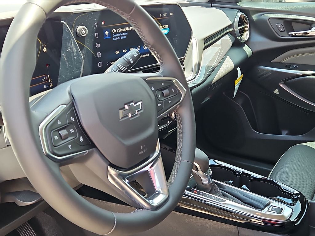 Thumbnail: 2026 Chevrolet Trax - 2