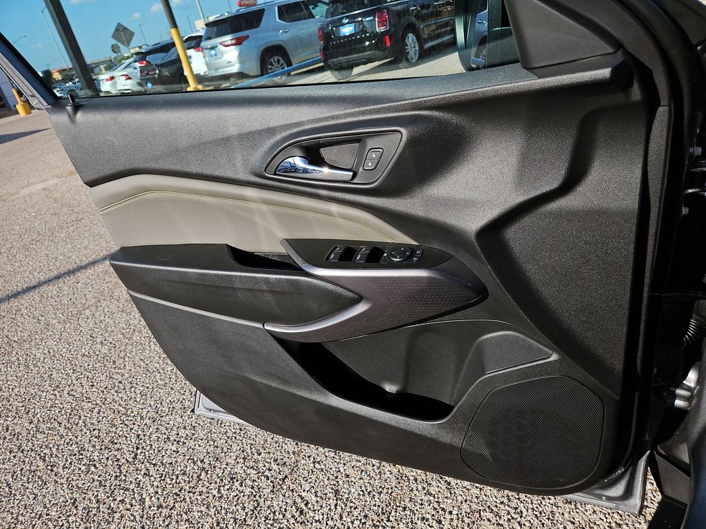 Thumbnail: 2025 Chevrolet Trax - 25