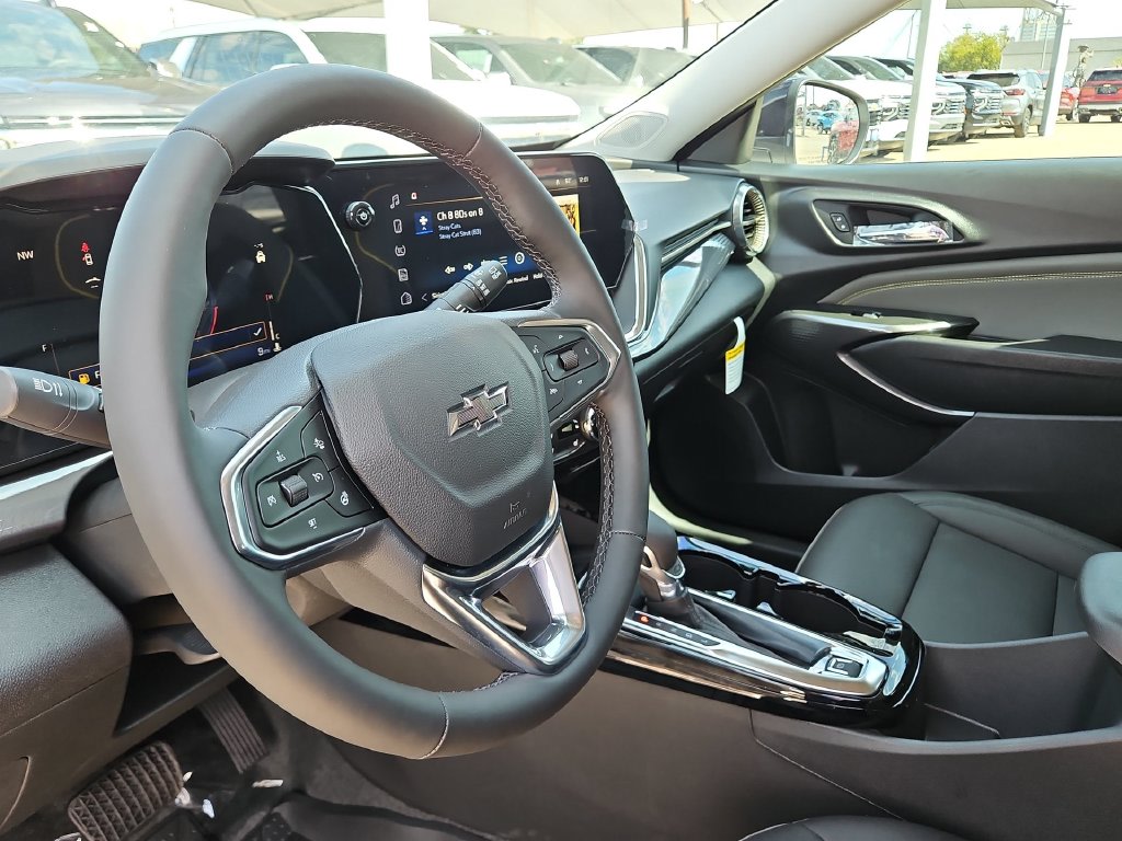 Thumbnail: 2026 Chevrolet Trax - 2