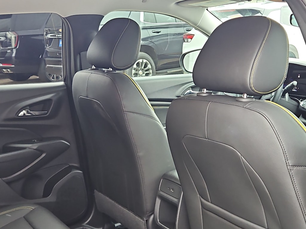 Thumbnail: 2025 Chevrolet Trax - 12