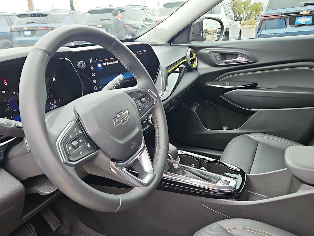 Thumbnail: 2025 Chevrolet Trax - 2