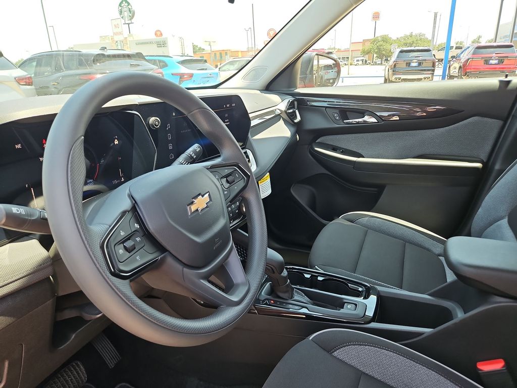 Thumbnail: 2026 Chevrolet TrailBlazer - 2