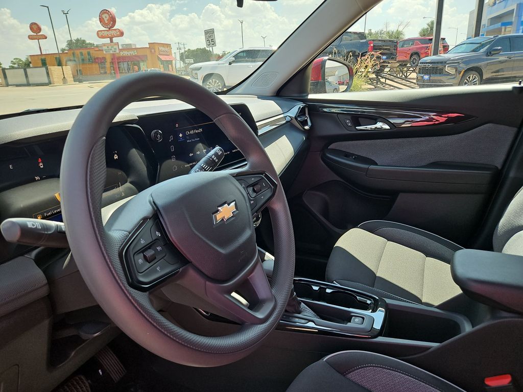 Thumbnail: 2026 Chevrolet TrailBlazer - 2