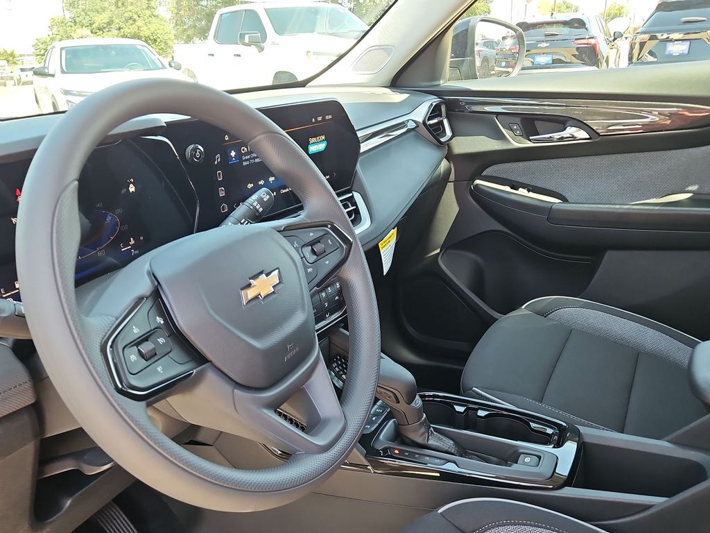 Thumbnail: 2026 Chevrolet TrailBlazer - 2