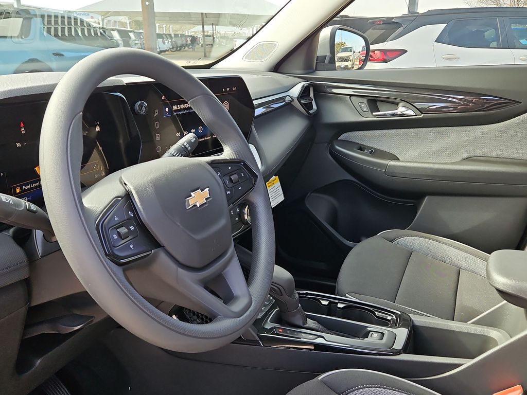 Thumbnail: 2026 Chevrolet TrailBlazer - 2